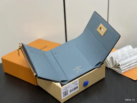 WALLET-12*9.5*2.5 cm LOUIS VUITTON VICTORINE 0630